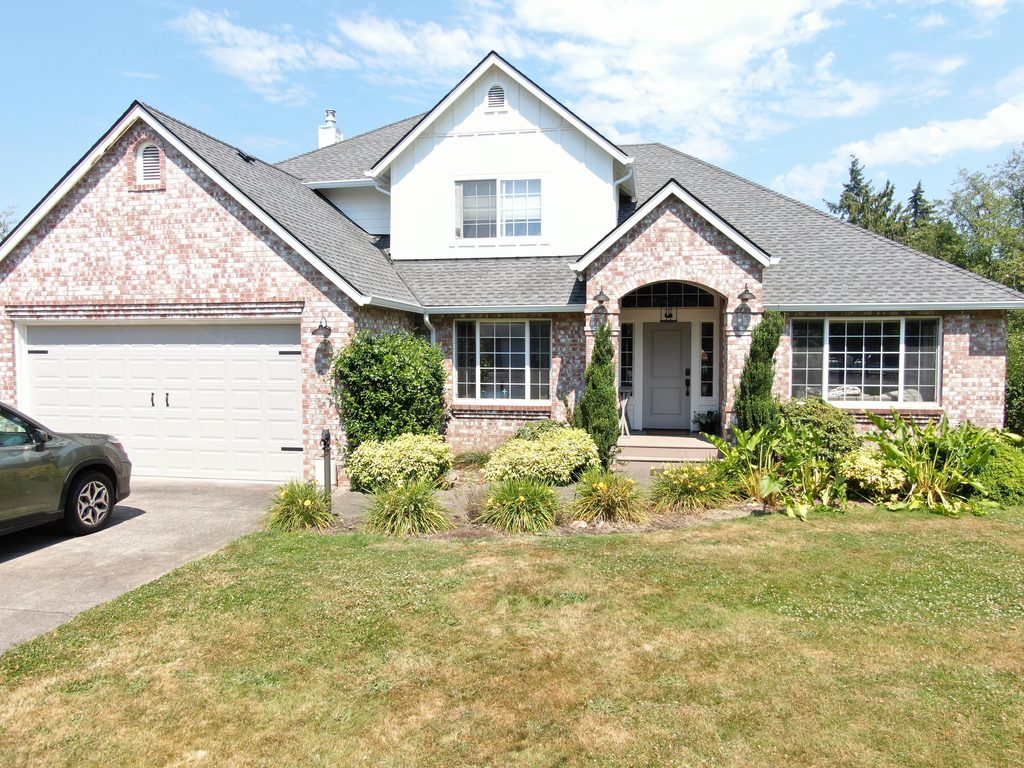 completed Ridgefield roofing and siding project
