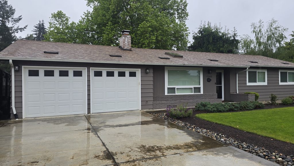 Kerr home in Happy Valley before the roof replacement began